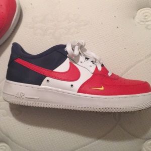 Nike Air Force 1’s red/white/blue